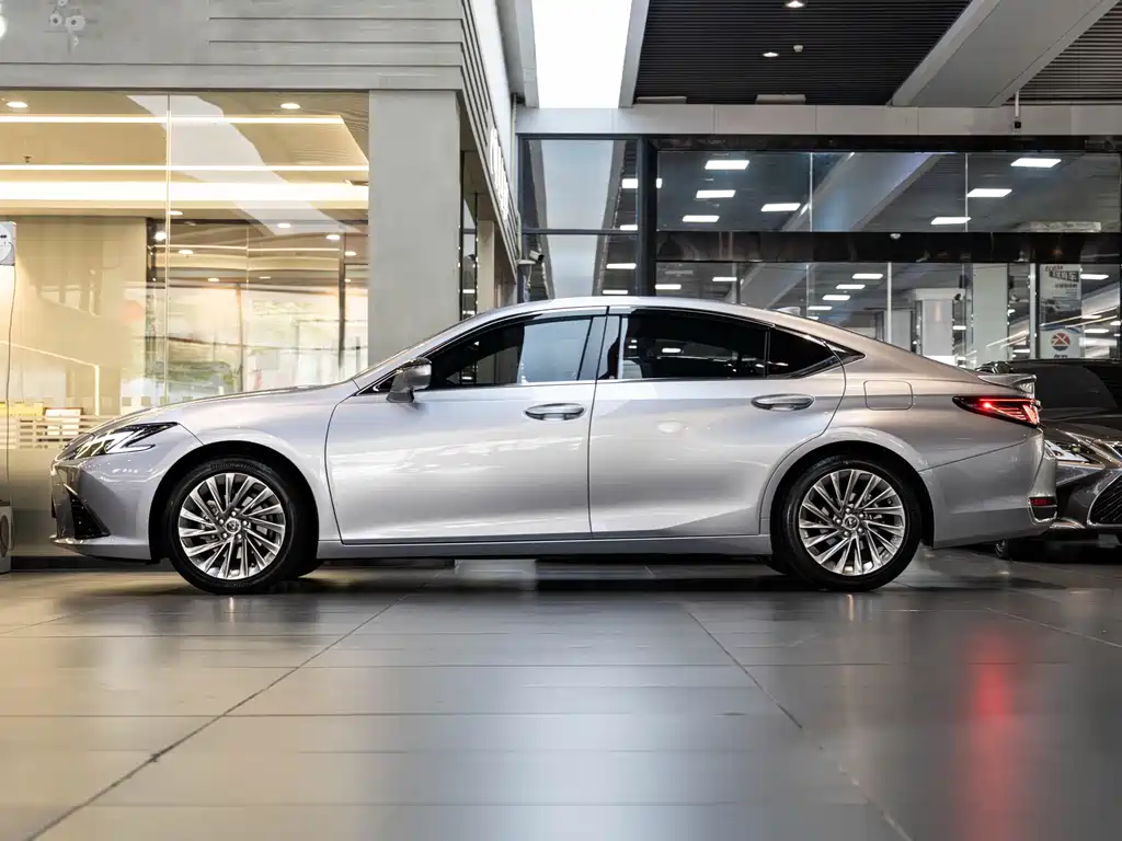 Lexus ES 2025 300h Executive