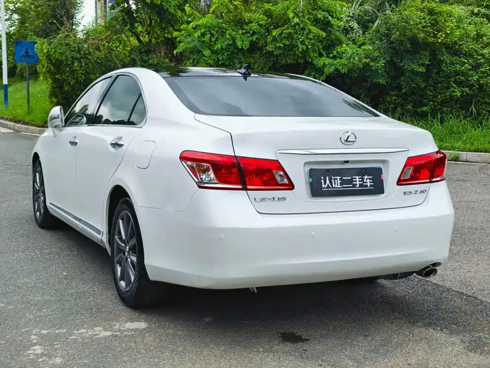 Lexus ES — миниатюра 5