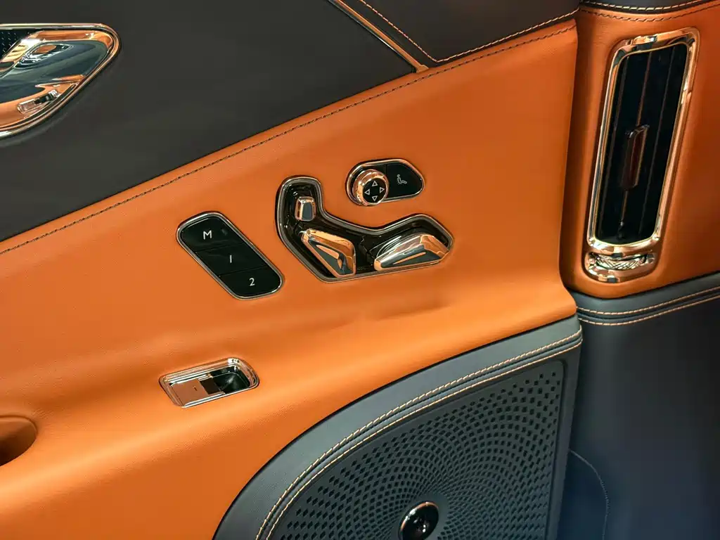 Bentley Flying Spur — миниатюра 9