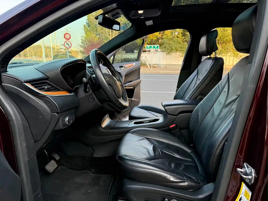 Lincoln MKC — миниатюра 10