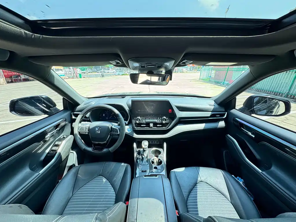 Toyota Crown Kluger — миниатюра 15