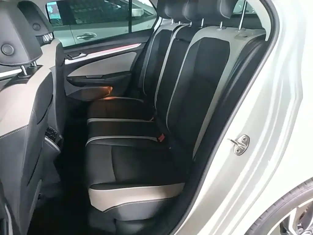 Volkswagen Golf — миниатюра 17