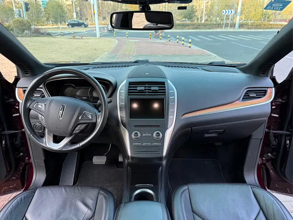 Lincoln MKC — миниатюра 8