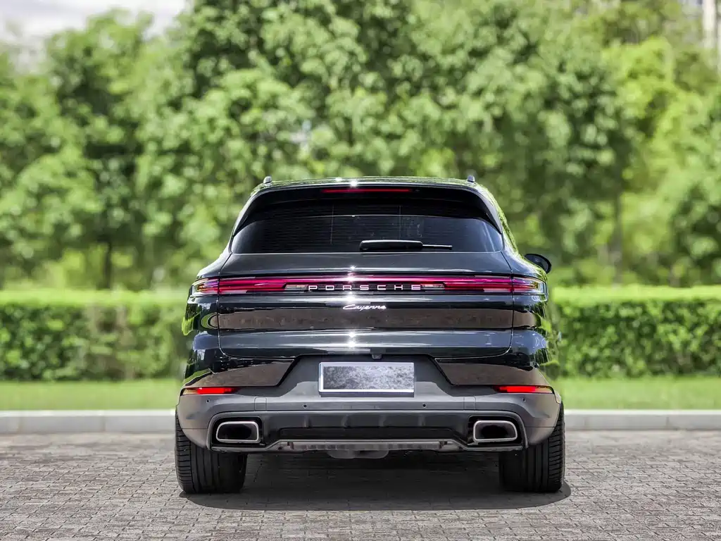 Porsche Cayenne — миниатюра 7