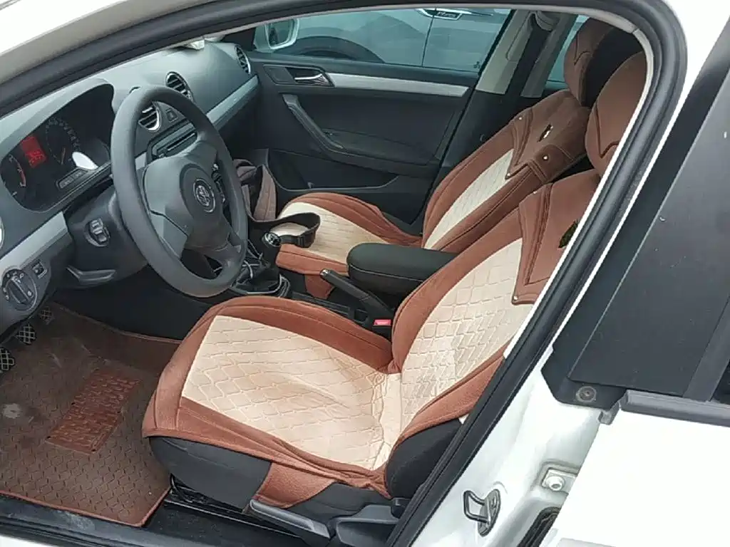 Volkswagen Jetta — миниатюра 15