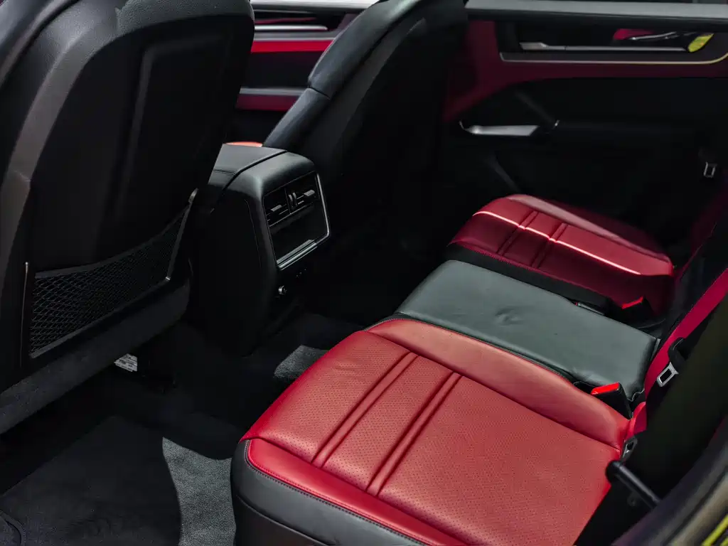 Porsche Cayenne — миниатюра 24