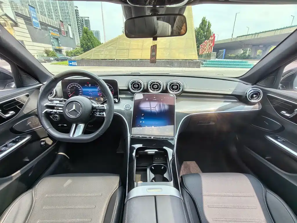 Mercedes-Benz C-Class — миниатюра 11