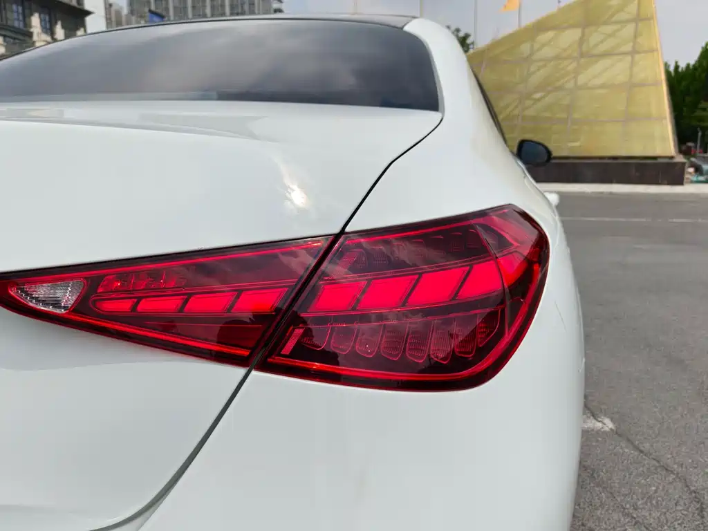 Mercedes-Benz C-Class — миниатюра 8