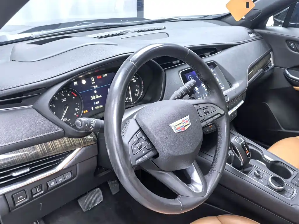 Cadillac XT4 — миниатюра 8