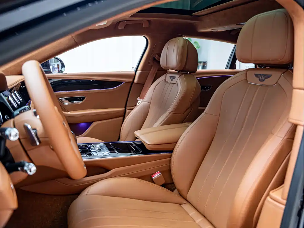 Bentley Flying Spur — миниатюра 11