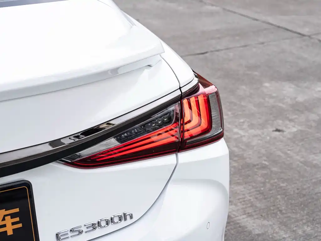 Lexus ES — миниатюра 7