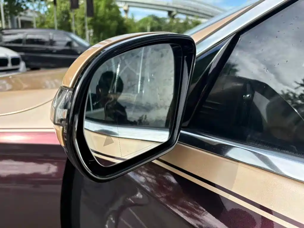 Mercedes-Benz E-Class — миниатюра 9