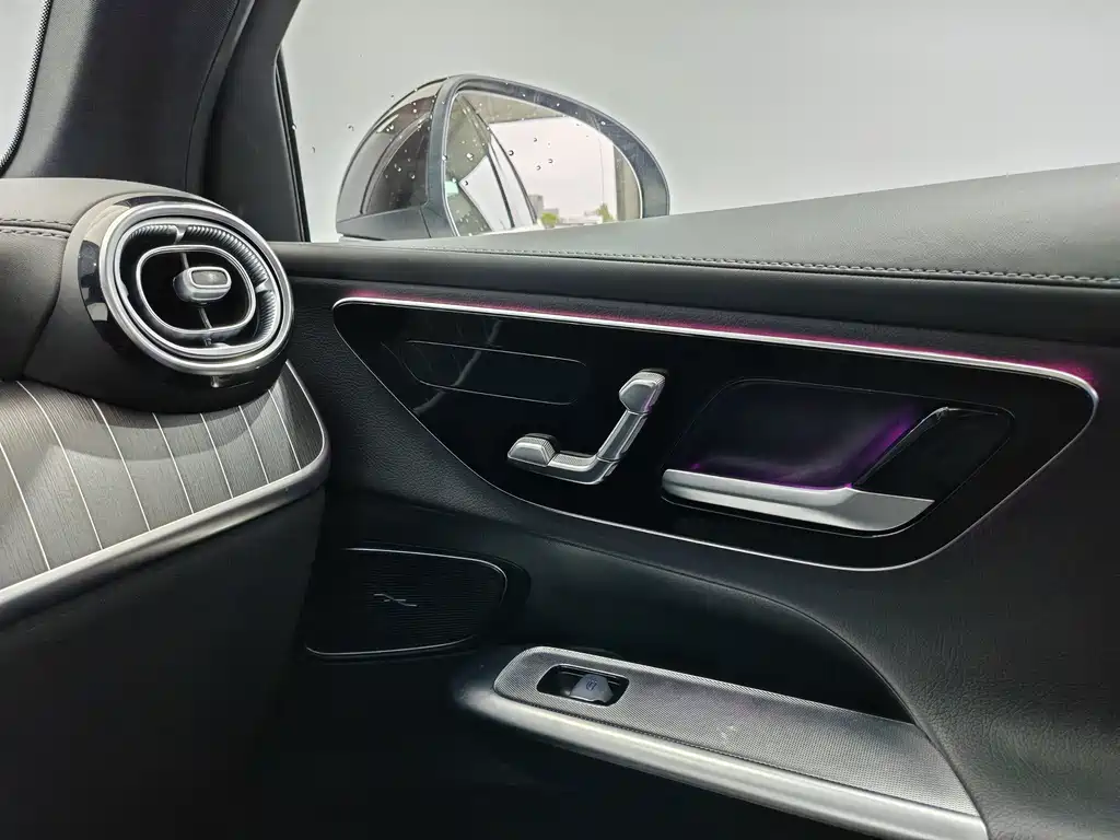 Mercedes-Benz GLC — миниатюра 16