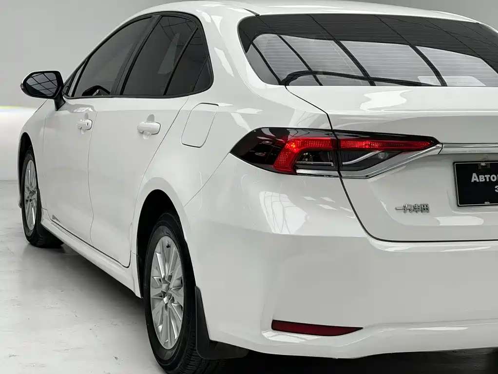 Toyota Corolla — миниатюра 13