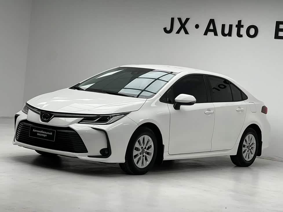 Toyota Corolla 1.5 л 2022 г. Белый, пробег 37000 км