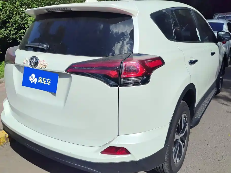 Toyota RAV4 — миниатюра 3