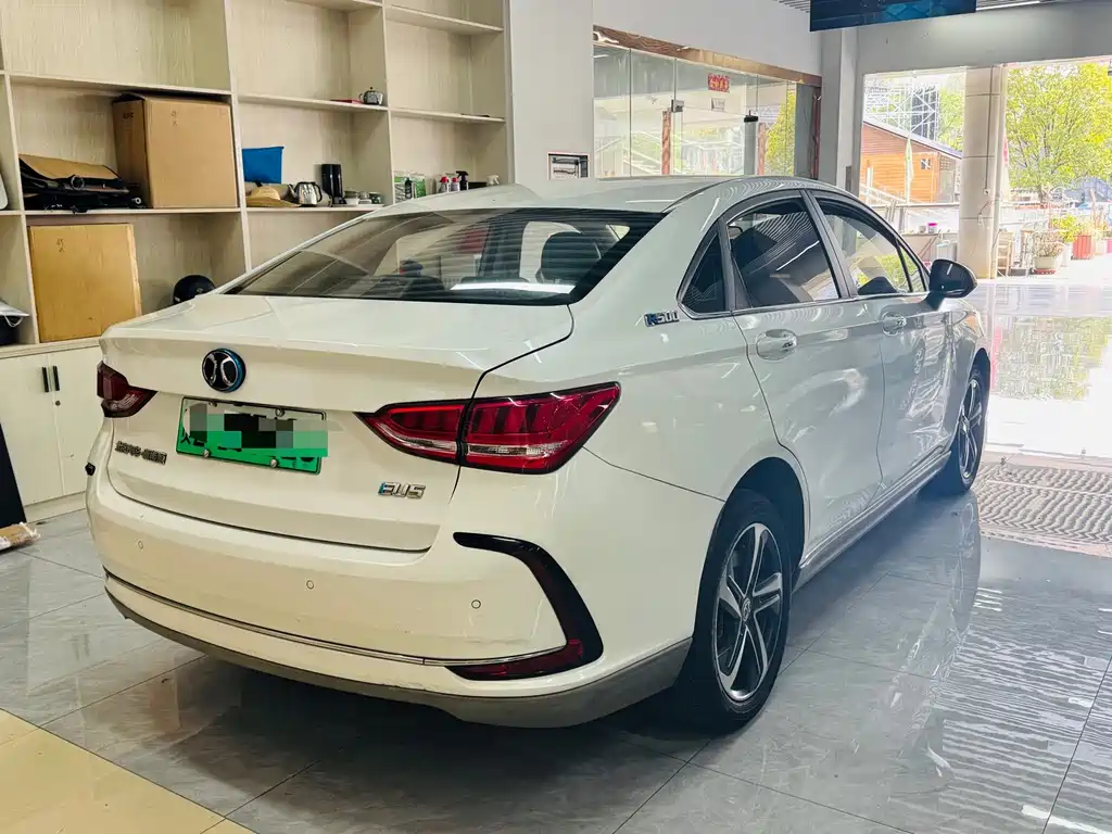 BAIC EU5 — миниатюра 4