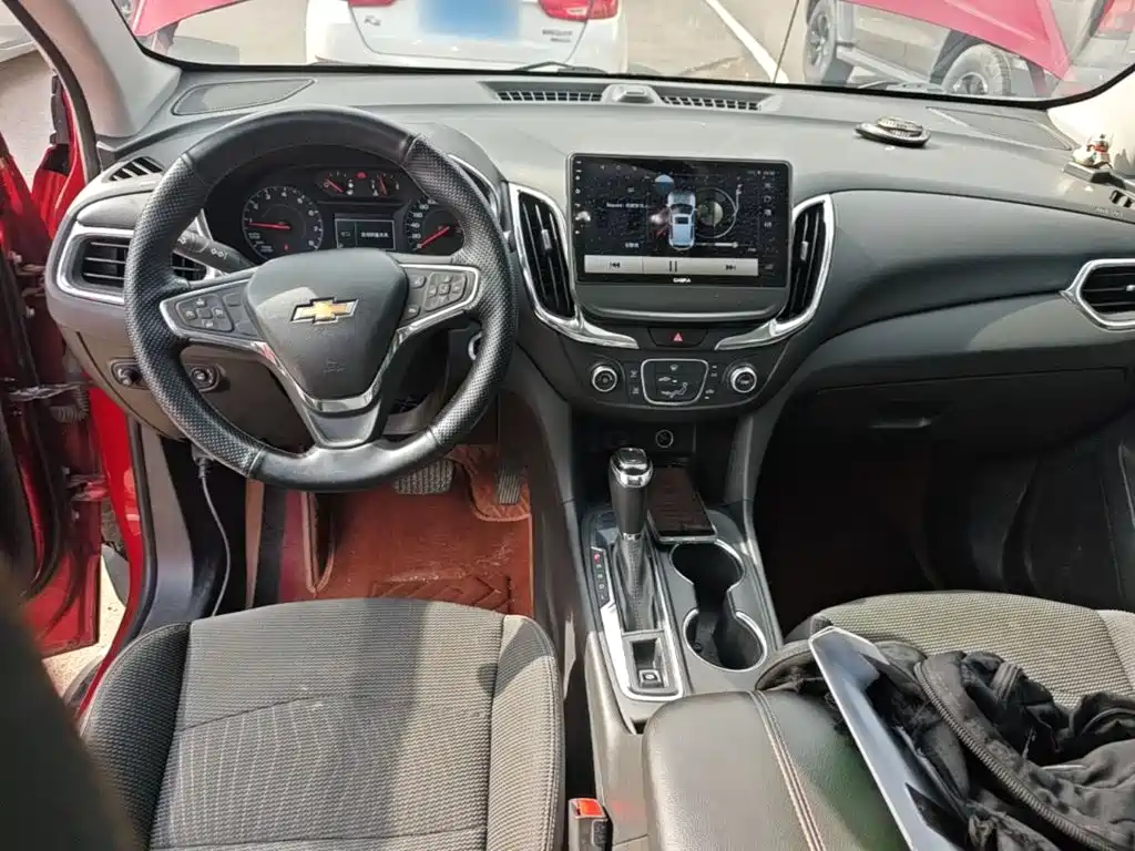 Chevrolet Equinox — миниатюра 10