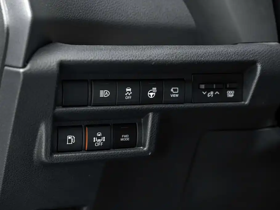 Toyota Granvia — миниатюра 14