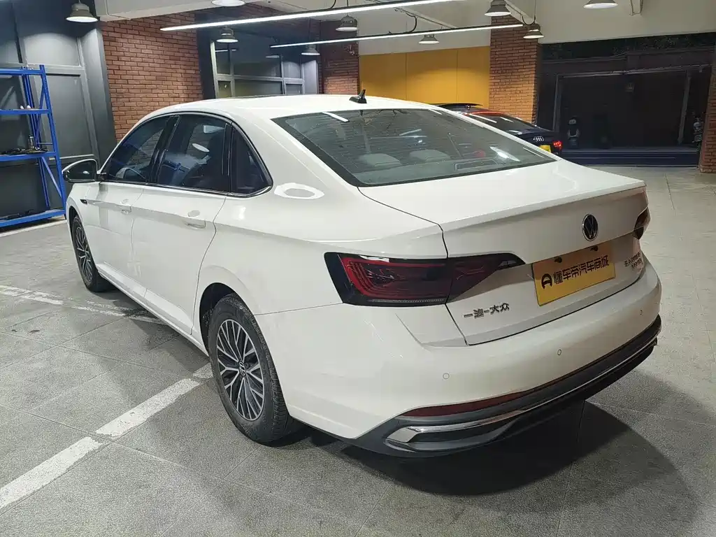 Volkswagen Sagitar — миниатюра 3