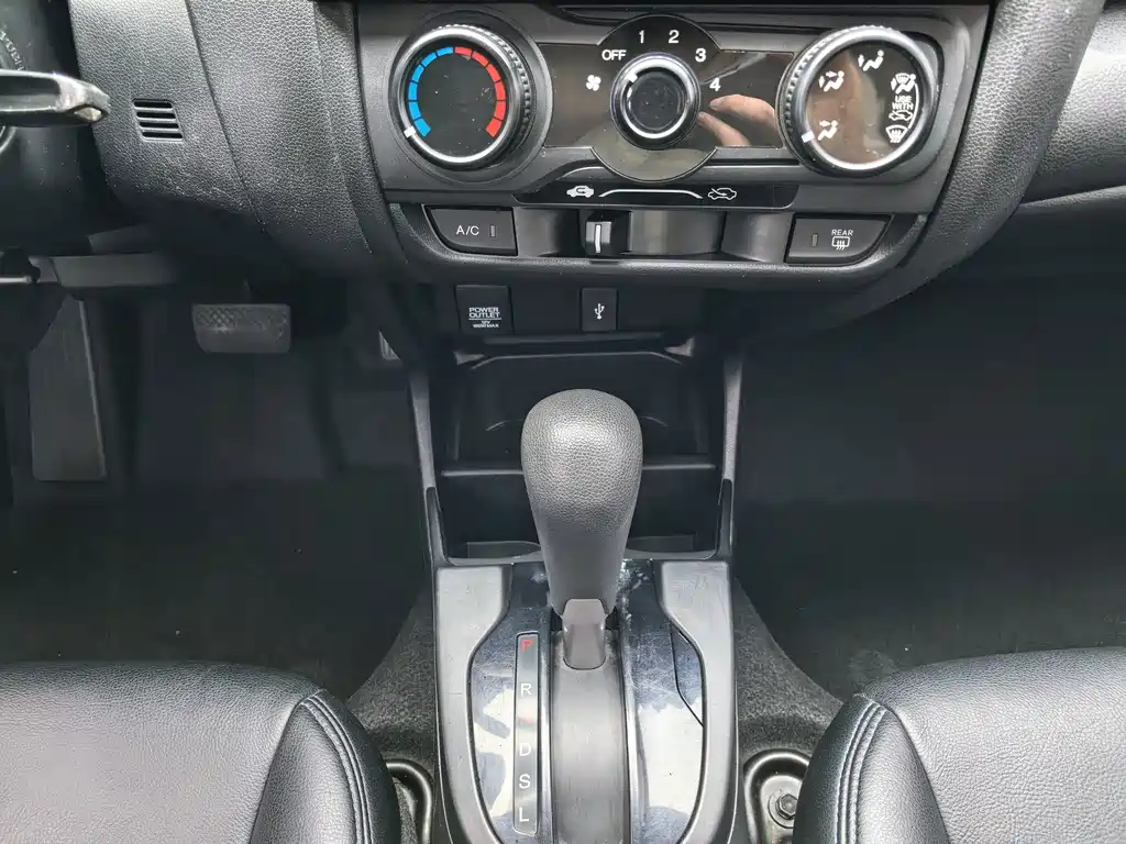 Honda Fit — миниатюра 17