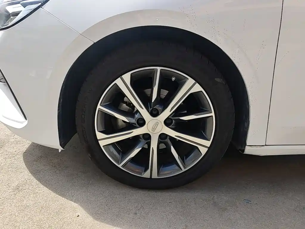 Geely Emgrand — миниатюра 23