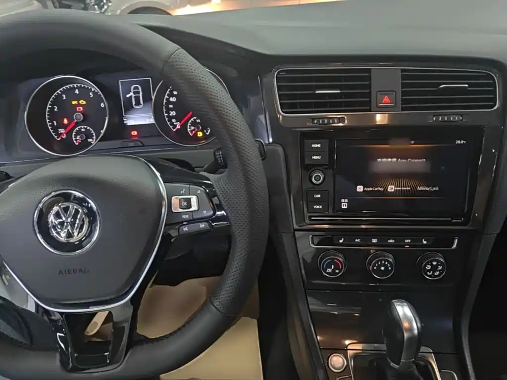Volkswagen Golf — миниатюра 10