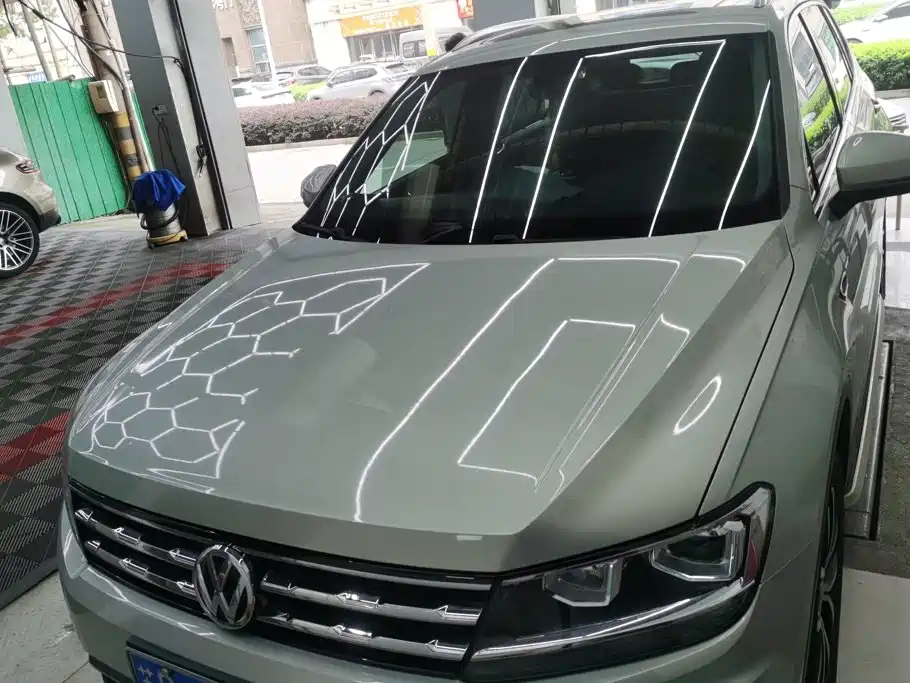Volkswagen Tiguan L — миниатюра 2