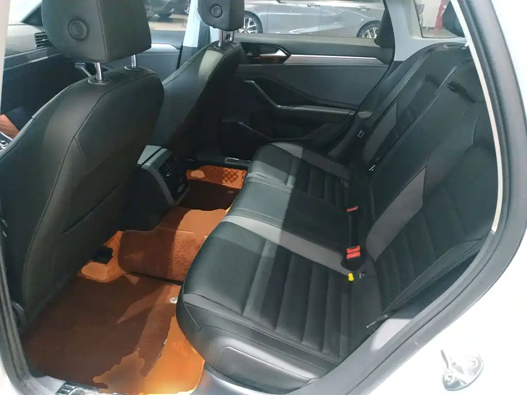 Volkswagen Sagitar — миниатюра 17