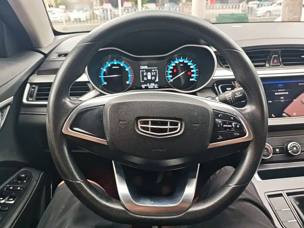 Geely Emgrand — миниатюра 11