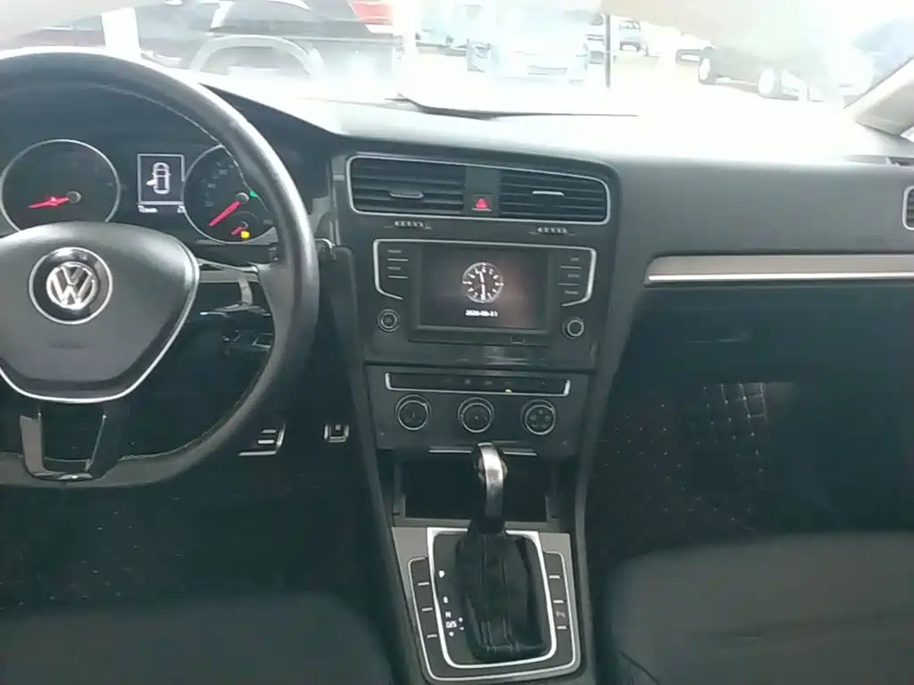 Volkswagen Golf — миниатюра 13