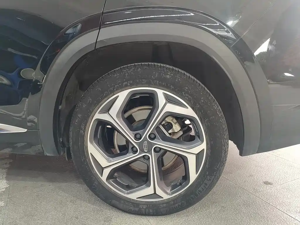 Geely Xingyue L — миниатюра 15