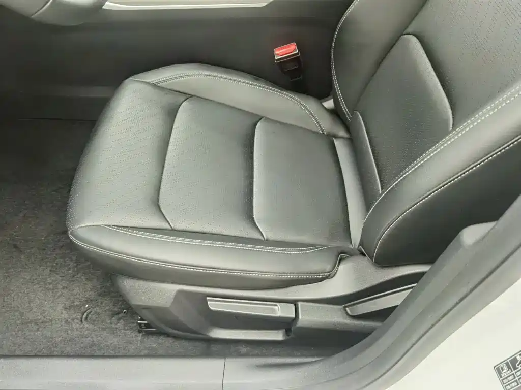 Geely Emgrand — миниатюра 20