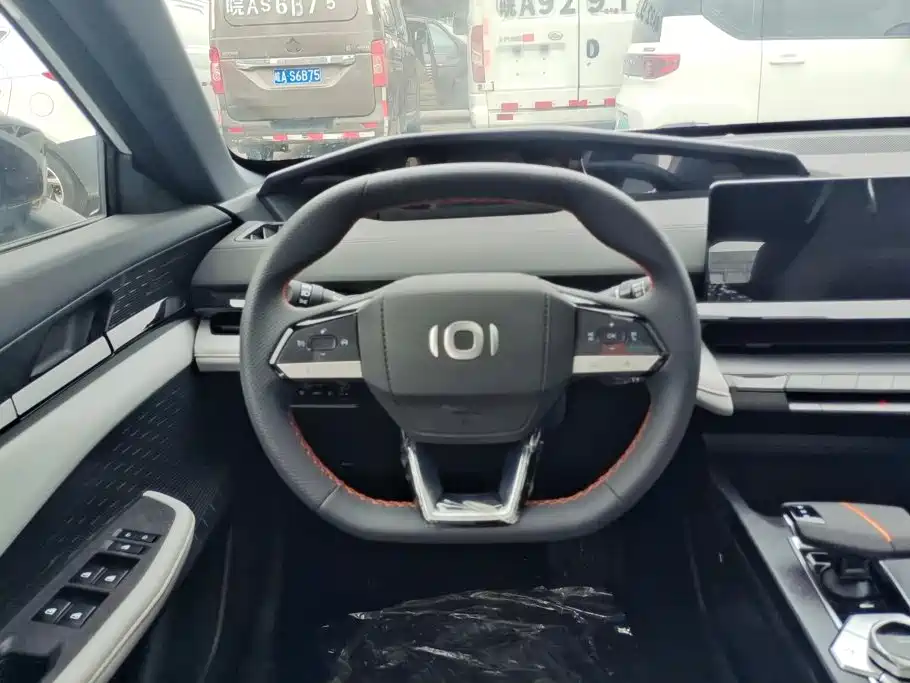 Changan UNI-V iDD — миниатюра 15