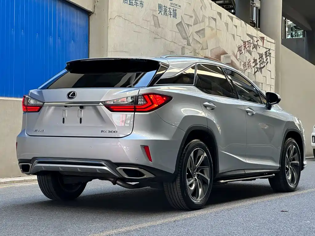 Lexus RX — миниатюра 5