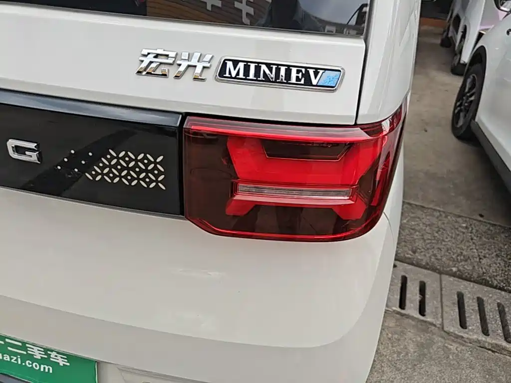 Wuling MINIEV — миниатюра 8