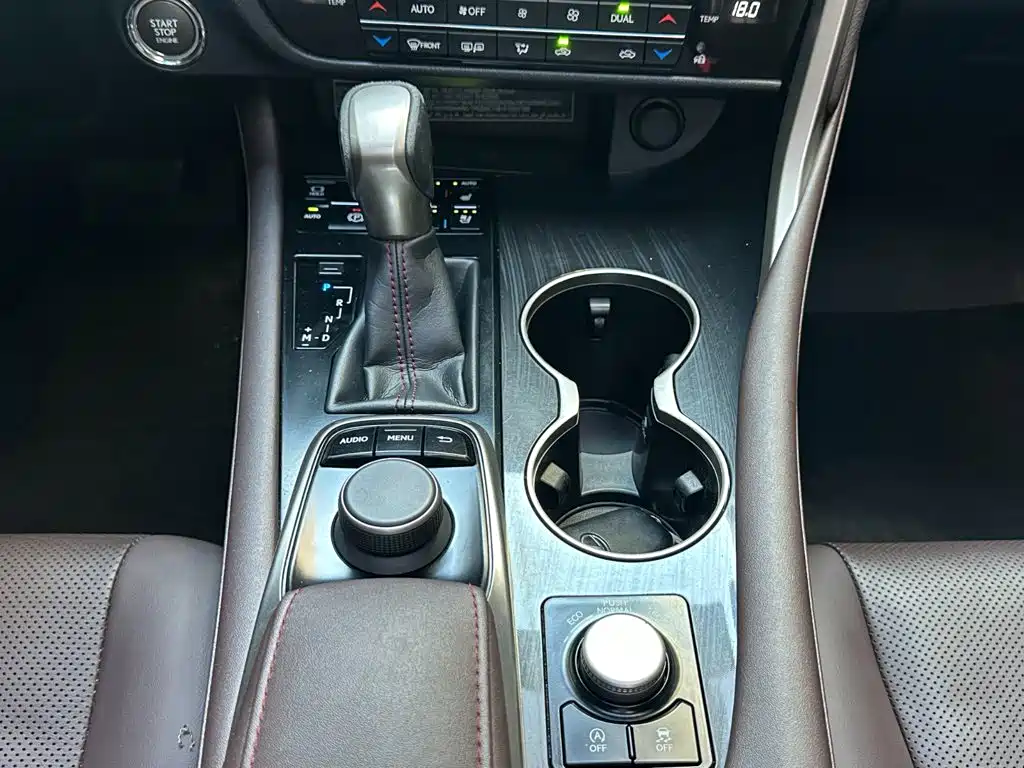 Lexus RX — миниатюра 15