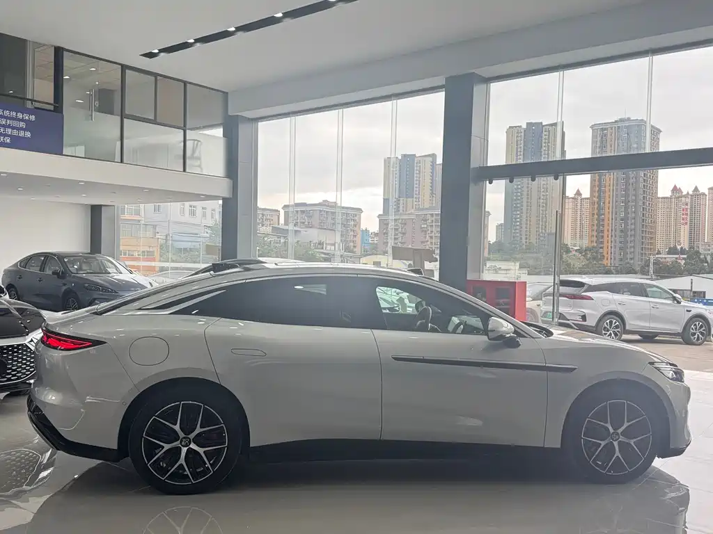 BYD Han L 2025 EV Flagship