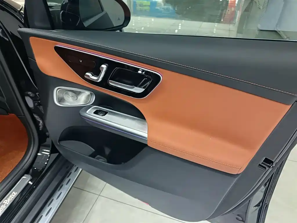 Mercedes-Benz GLC 2025 GLC 300 L 4MATIC 5 мест