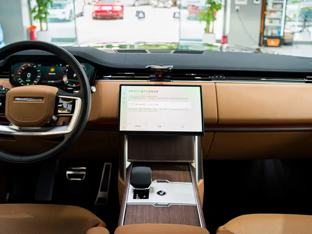 Land Rover Range Rover — миниатюра 4