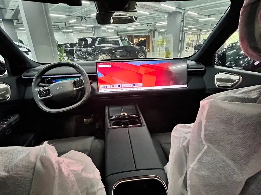 Lynk & Co 900 2025 2.0T Ultra 6 мест
