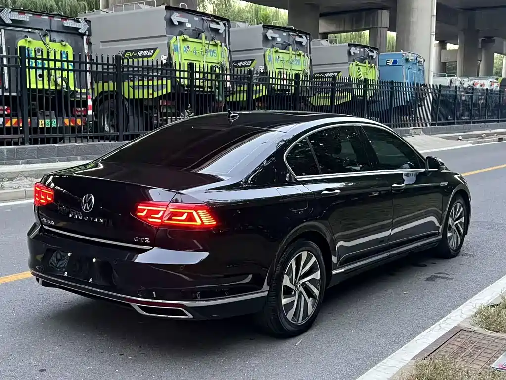 Volkswagen Magotan PHEV — миниатюра 6