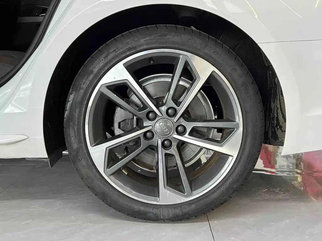 Audi A4L — миниатюра 10