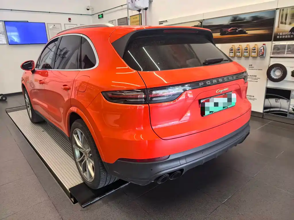 Porsche Cayenne Hybrid — миниатюра 6