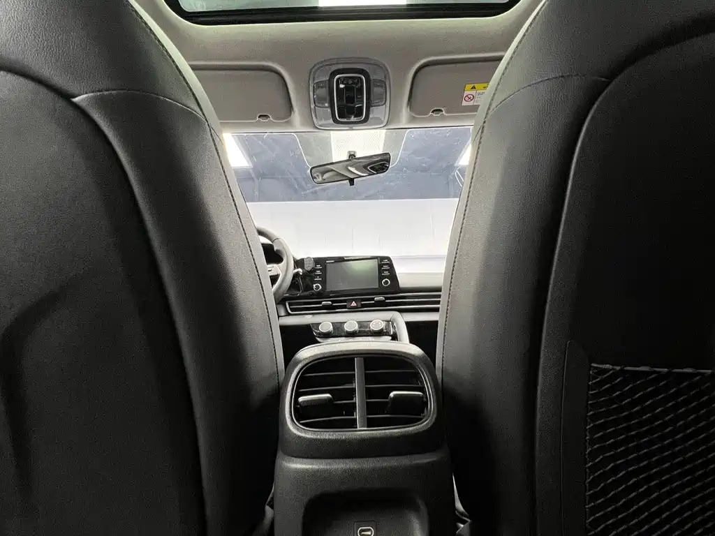 Hyundai Elantra — миниатюра 14