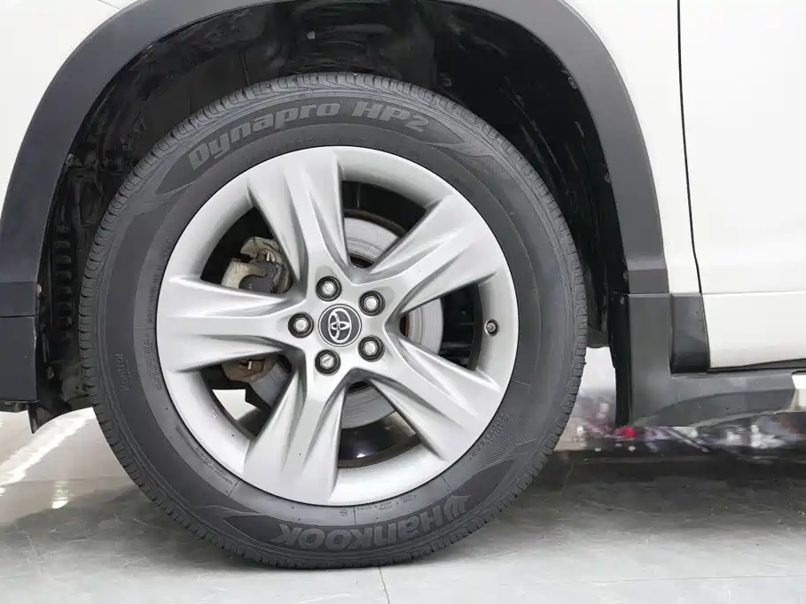 Toyota Highlander — миниатюра 5