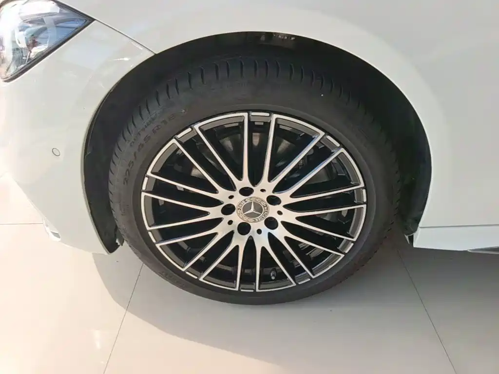 Mercedes-Benz C-Class — миниатюра 23