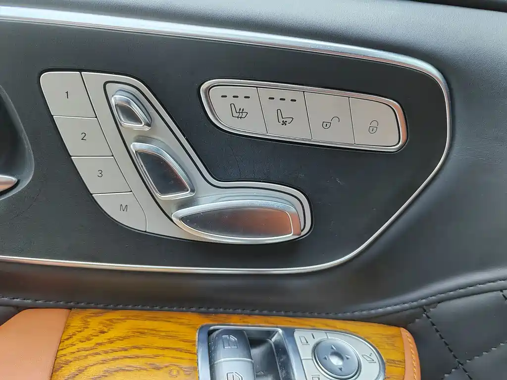 MERCEDES-BENZ V CLASS