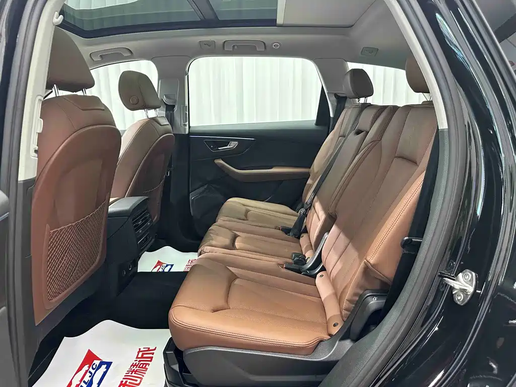 Audi Q7 — миниатюра 5