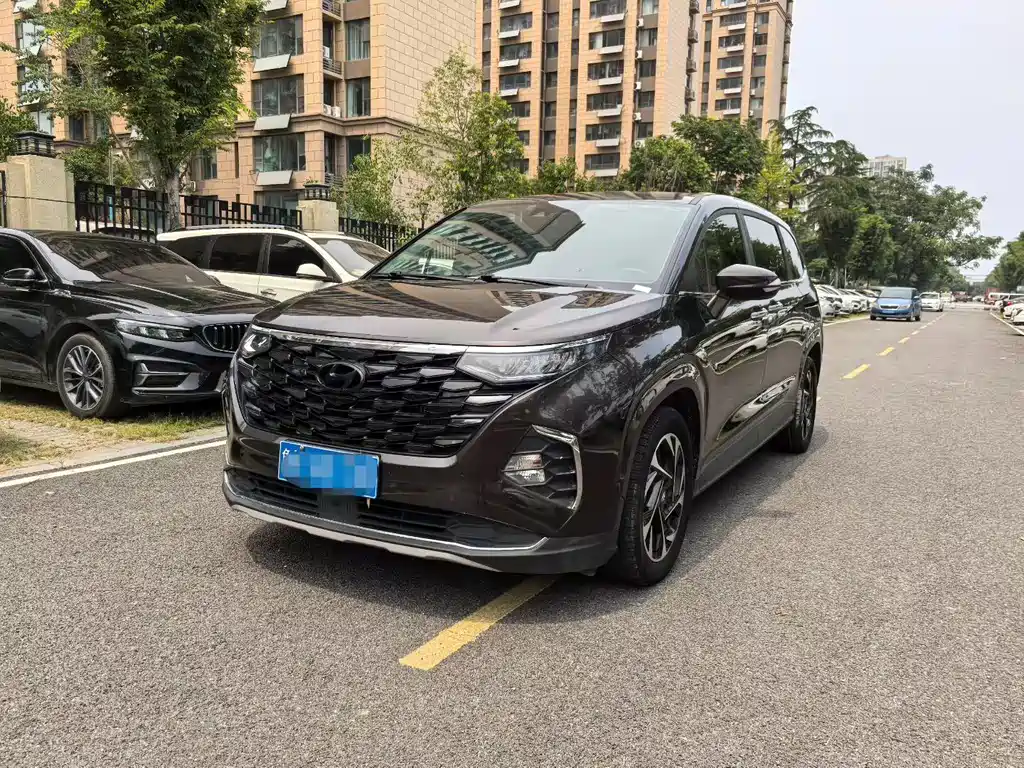 Hyundai Custo